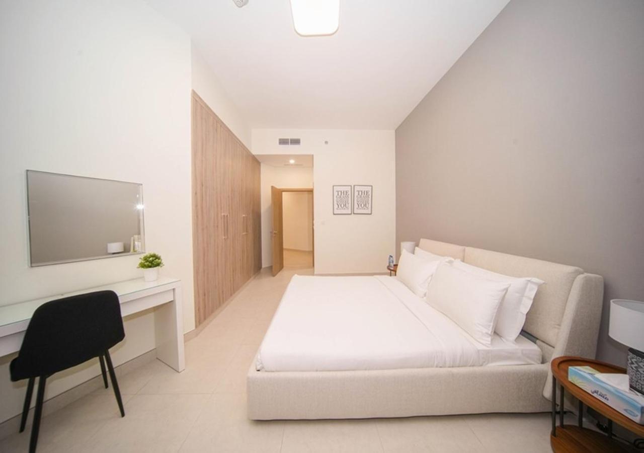 Elegant 2Br View With Rooftop Pool The Bay Dubai Luaran gambar
