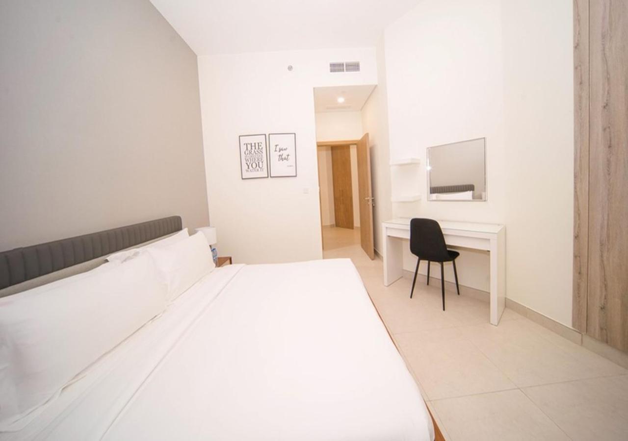 Elegant 2Br View With Rooftop Pool The Bay Dubai Luaran gambar