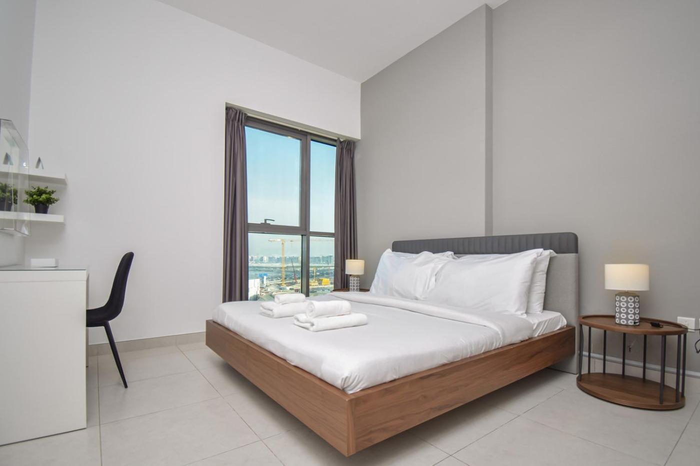 Elegant 2Br View With Rooftop Pool The Bay Dubai Luaran gambar